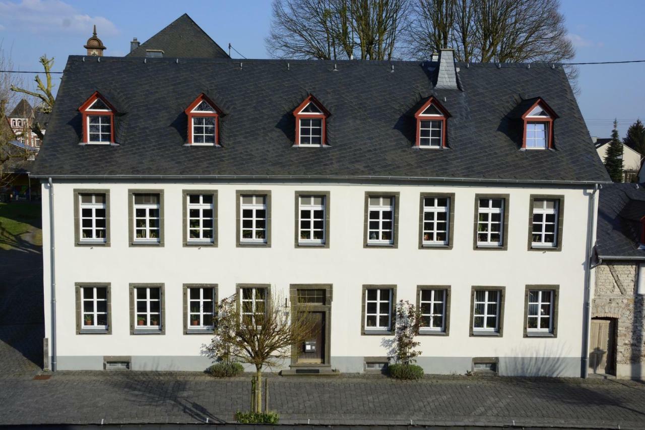 Stiftsherrenhaus Munstermaifeld Ngoại thất bức ảnh